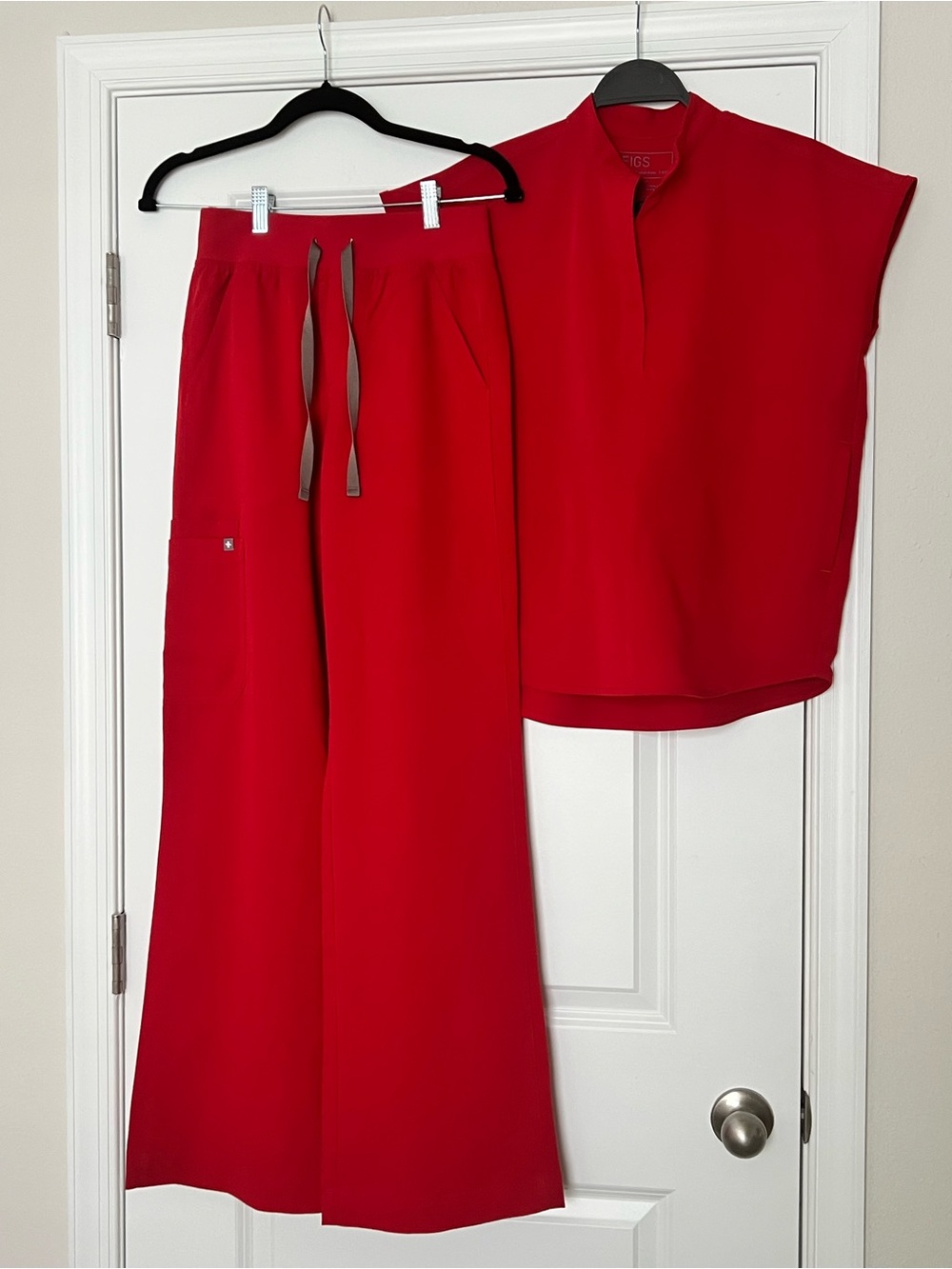 Figs Winning Red Scrub Set